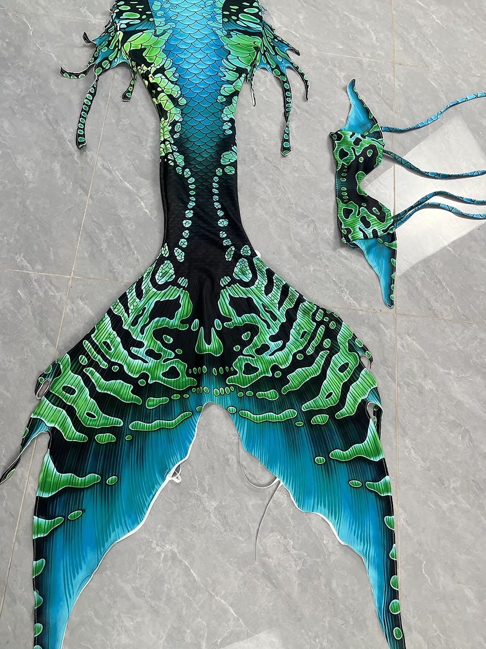 Hot selling Colorful Mermaid T - огляд і ціна Aquarium & Marine Museum Universiti Malaysia Sabah Kota Kinabalu Sabah Reviews